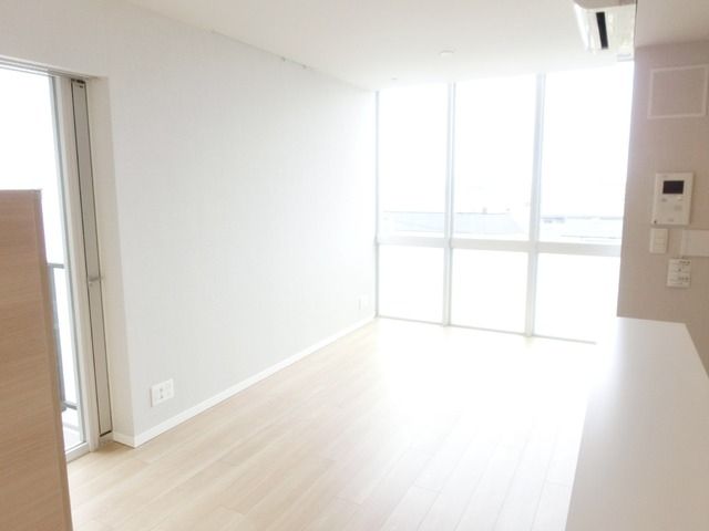 その他部屋・スペース　★角部屋２面採光の明るいお部屋です★