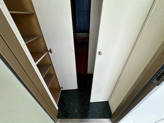 玄関　※別部屋の写真です