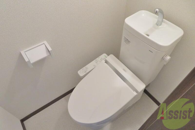 トイレ　トイレはシンプルかつオーソドックスですが清潔感があります。