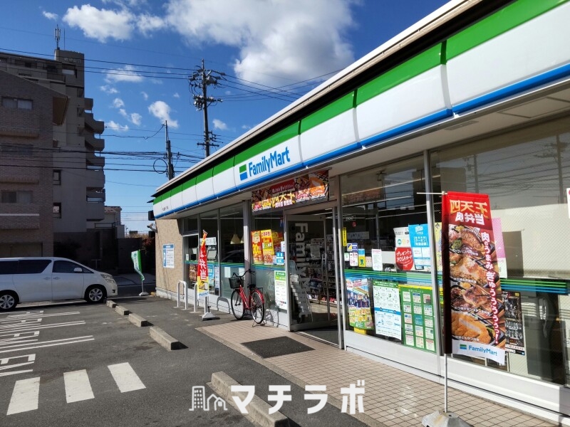 コンビニ　ファミリーマート 則武本通店（コンビニ）まで423m