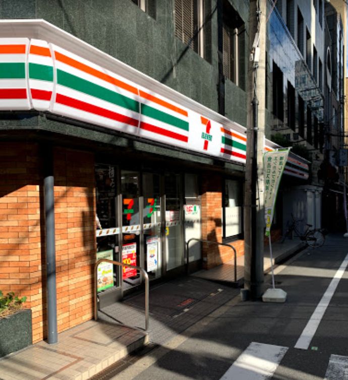 コンビニ　セブンイレブン 大阪高麗橋4丁目店（コンビニ）まで351m