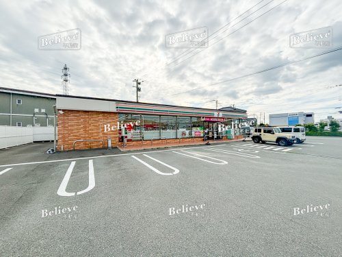 コンビニ　セブンイレブン 久留米山川店（コンビニ）まで957m