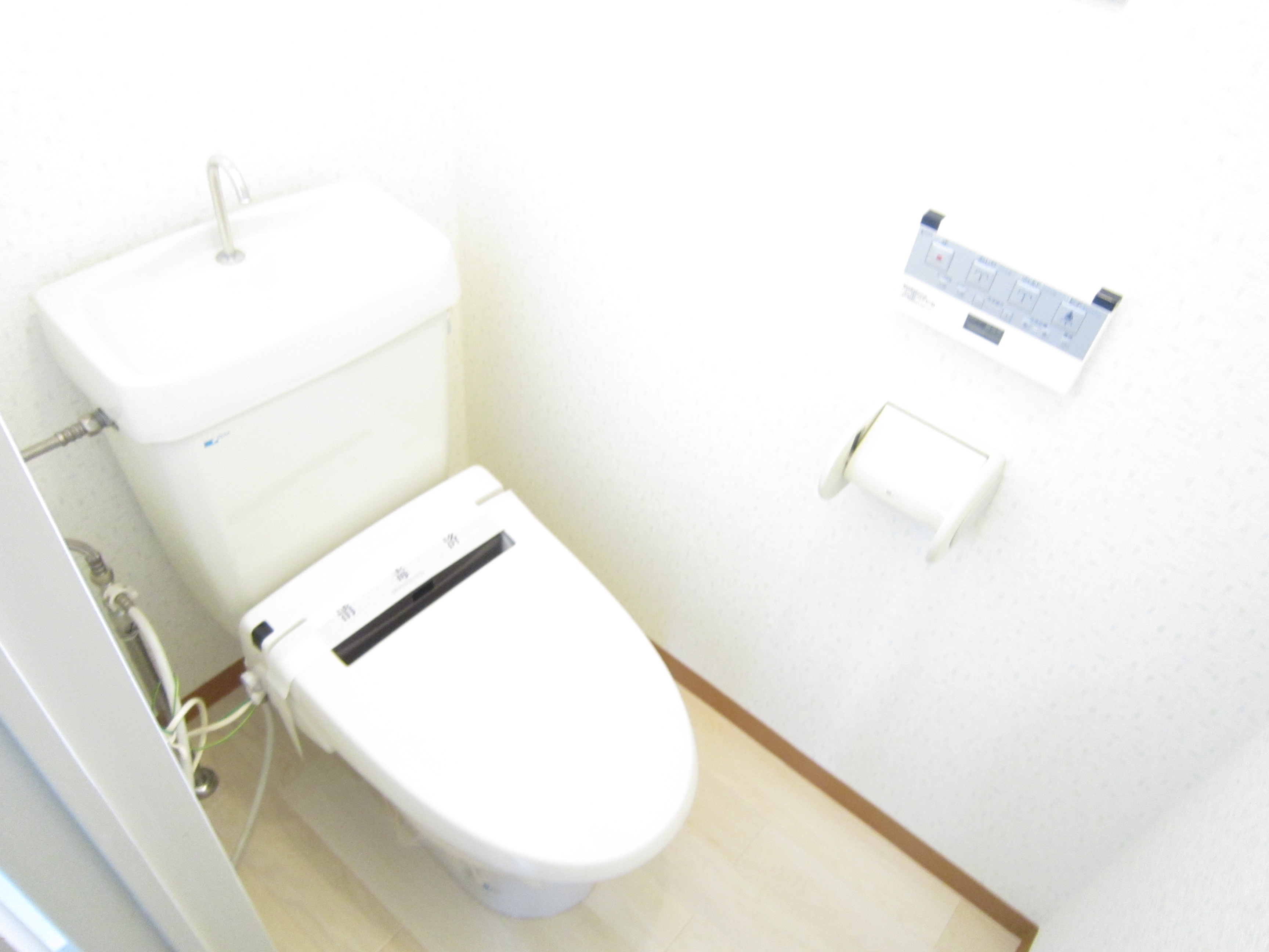 トイレ　※写真は別室のものです