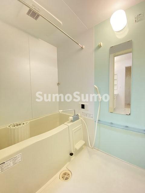 バス・シャワールーム　コンパクトで使いやすいお風呂です