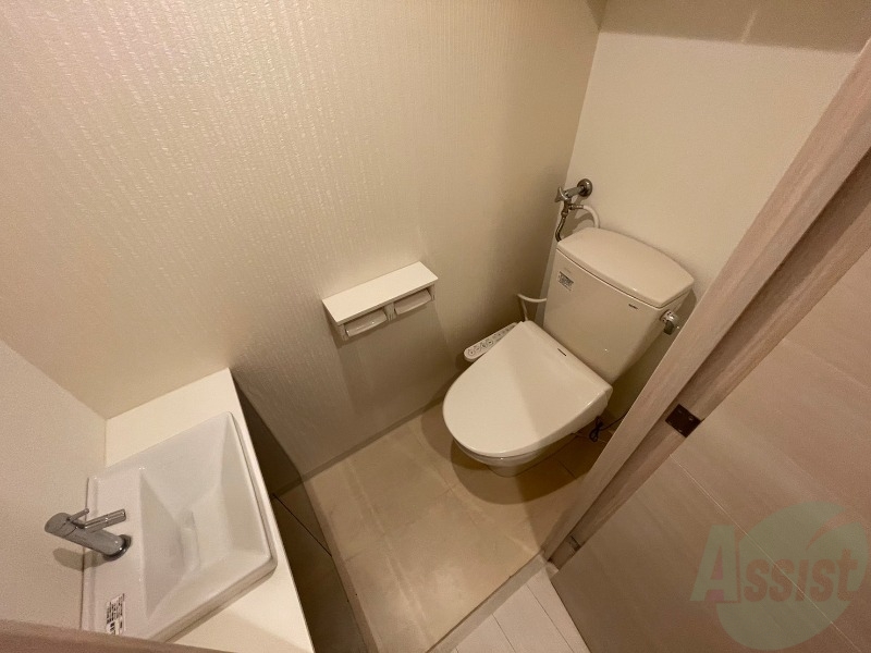 トイレ　こちらはトイレです。清潔感があり、安心して使用できます。