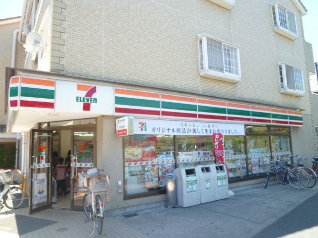 コンビニ　セブンイレブン（コンビニ）まで728m