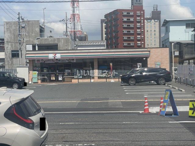 コンビニ　セブン-イレブン 宇部寿町店（コンビニ）まで300m