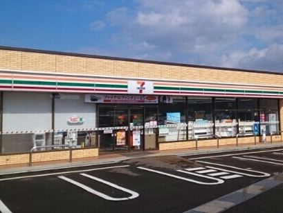コンビニ　セブンイレブン柏崎四谷3丁目店（コンビニ）まで650m