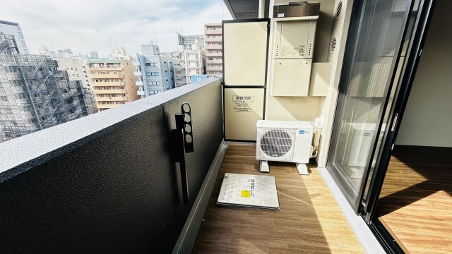 バルコニー　バルコニーからの眺めを楽しみながら食事をしませんか
