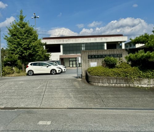 小学校　橋本市立三石小学校（小学校）まで200m