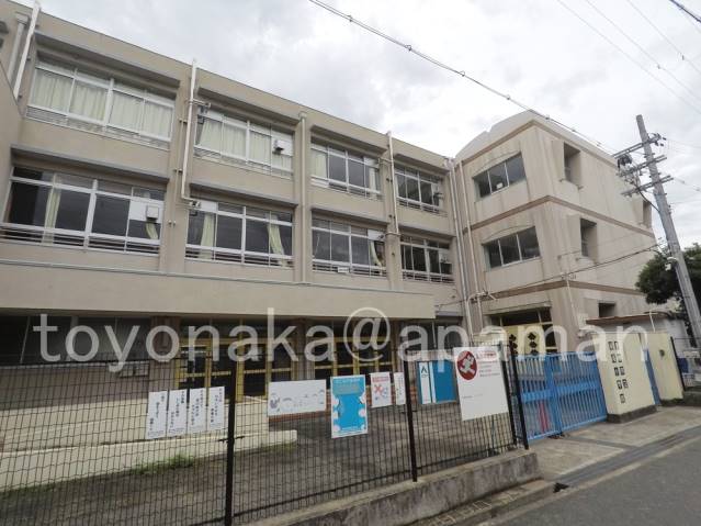 小学校　桜塚小学校（小学校）まで334m