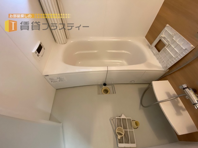 バス・シャワールーム　足をグーンと伸ばしてリラックス。