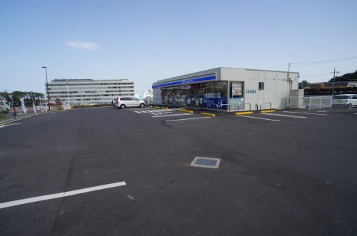 コンビニ　ローソン日立高鈴町一丁目店（コンビニ）まで595m
