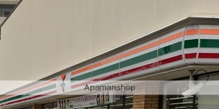 コンビニ　セブンイレブン（コンビニ）まで491m