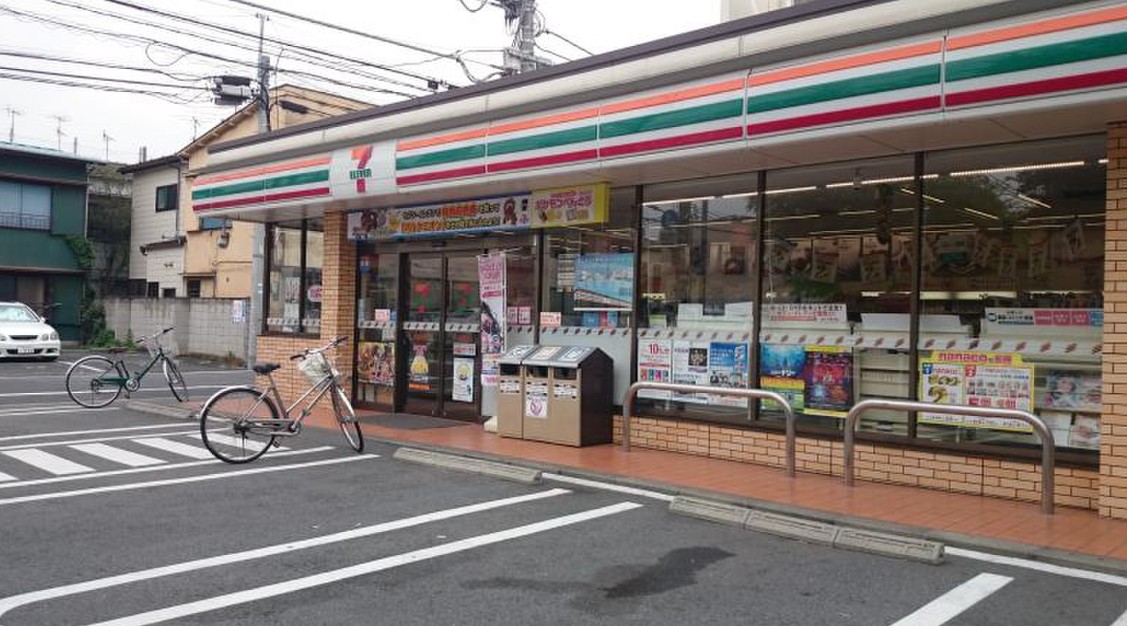 コンビニ　セブンイレブン大田区西蒲田3丁目店（コンビニ）まで73m