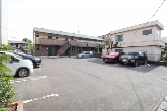 駐車場　駐車場に車を止められます