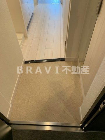 玄関　【プレサンス大手前ピリオド】シンプルで使いやすい玄関です