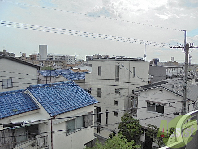 眺望　４階なので眺望良好。風通しもいいんです。人目も気になりません
