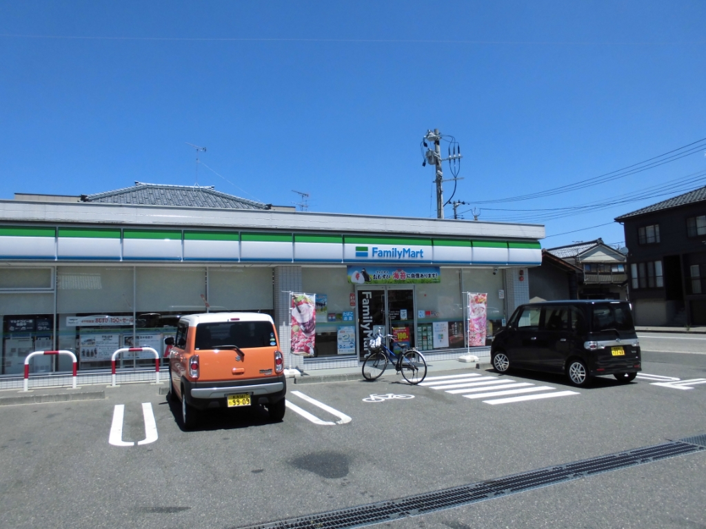 コンビニ　ファミリーマート 新潟十番町店（コンビニ）まで329m