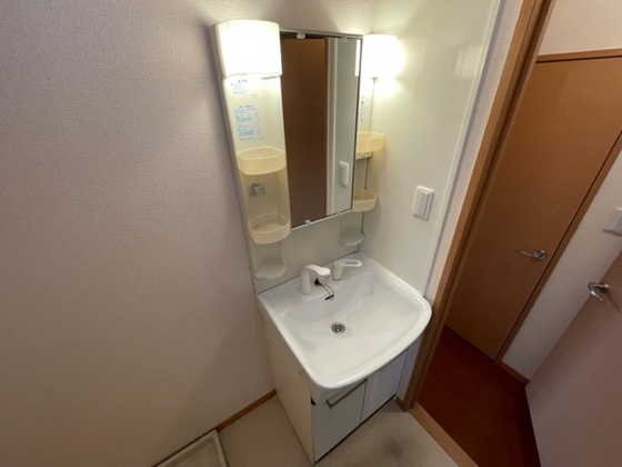 洗面設備　※別部屋の写真です