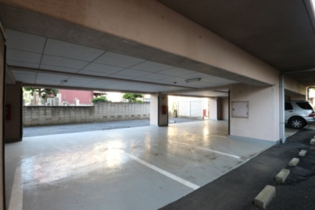 駐車場　駐車場