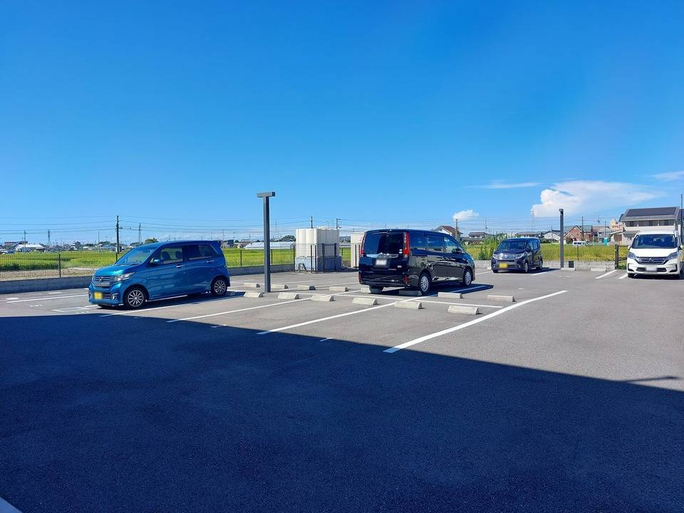 駐車場　駐車場