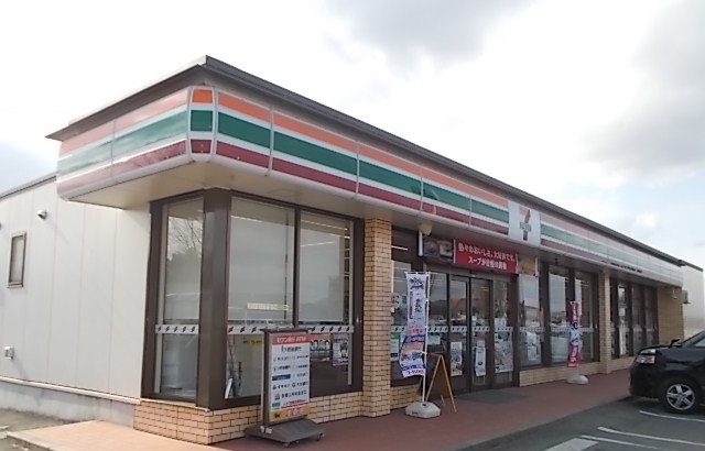コンビニ　セブンイレブン（コンビニ）まで1100m