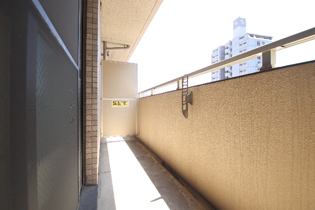 バルコニー　※別室の参考写真の為、現況優先です。