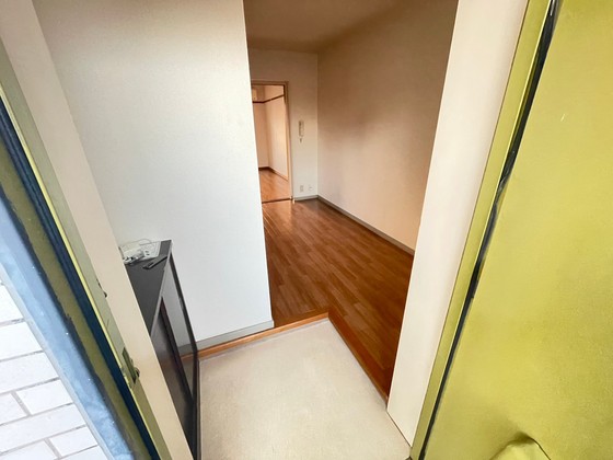 玄関　※別部屋の写真です。