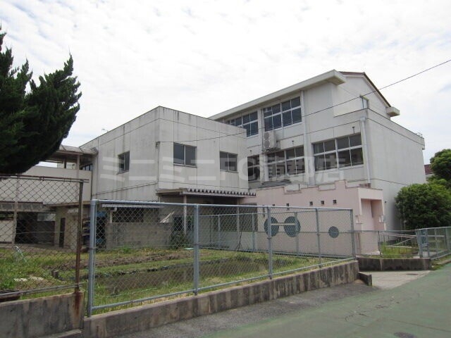 小学校　蒲郡市立蒲郡東部小学校（小学校）まで352m