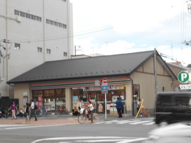 コンビニ　セブンイレブン京都西院駅東店（コンビニ）まで419m