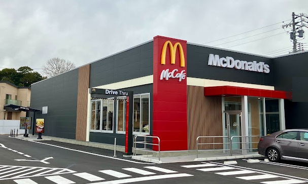 飲食店　マクドナルド　岡崎針崎店（飲食店）まで700m