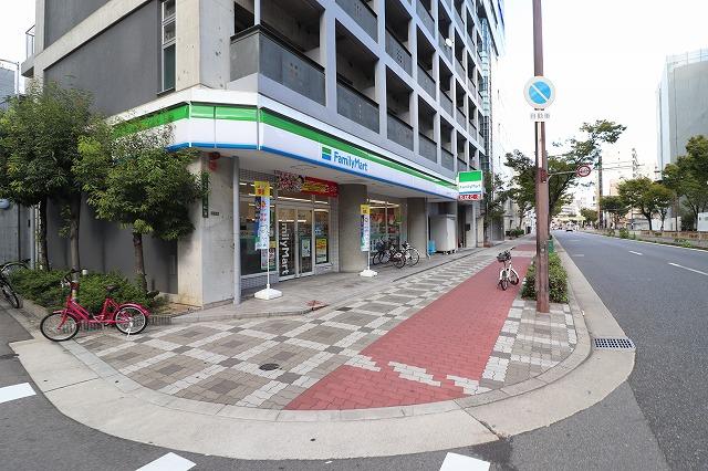 コンビニ　ファミリーマート 本庄西三丁目店（コンビニ）まで285m