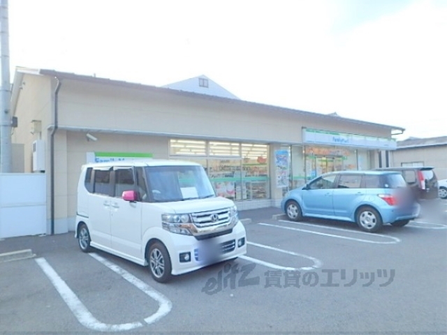 コンビニ　ファミリーマート山科大塚店（コンビニ）まで460m