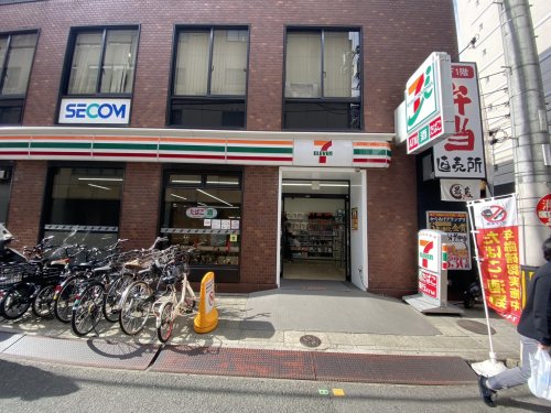 コンビニ　セブン-イレブン 大阪淡路町２丁目店（コンビニ）まで57m