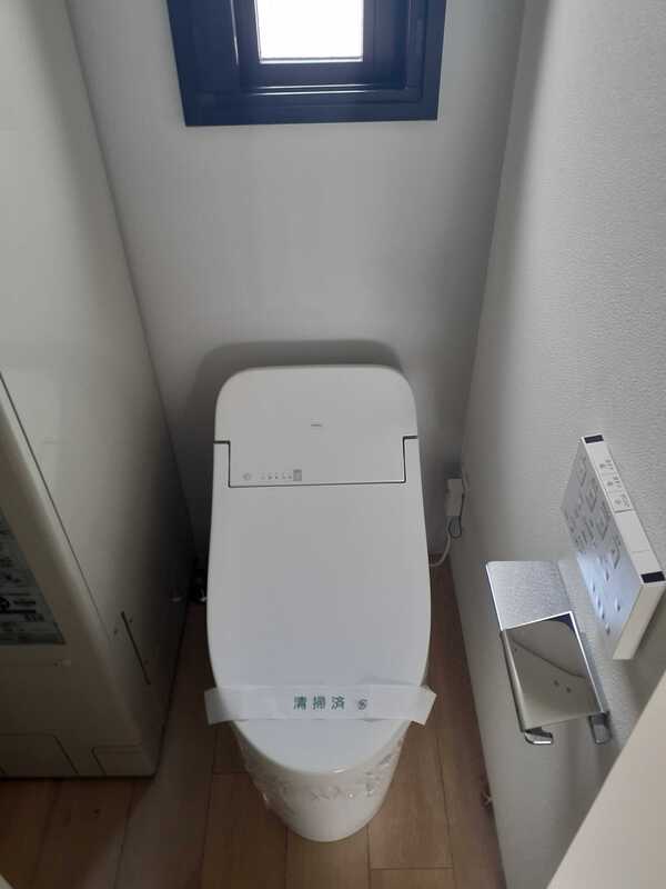 トイレ　トイレ