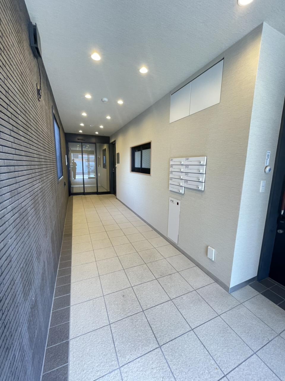 建物外観　エントランスホール