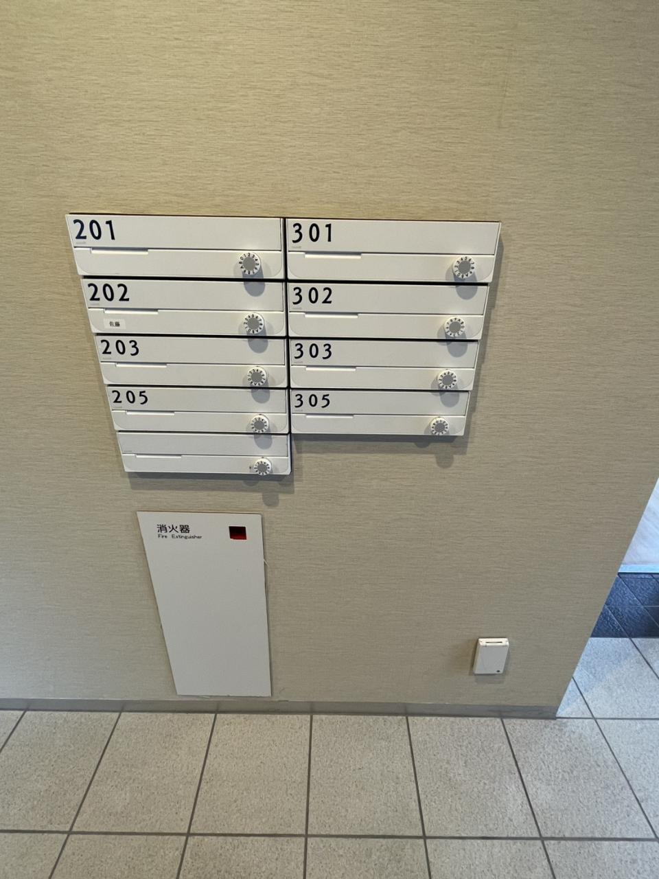 建物外観　郵便ポスト