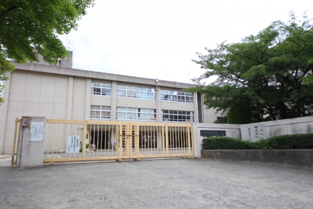 小学校　耳成西小学校（小学校）まで780m