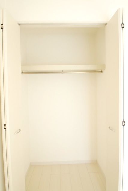 収納　★奥行と高さもある大きなクローゼットです★