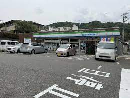 コンビニ　ファミリーマート兵庫熊野町店（コンビニ）まで182m