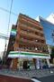 コンビニ　ファミリーマート与力町店（コンビニ）まで52m