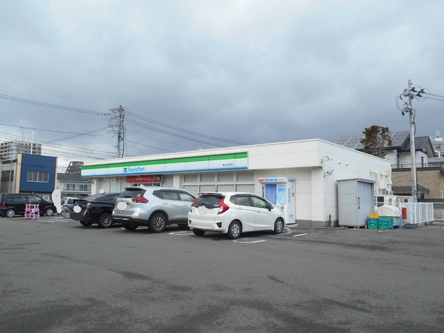 コンビニ　ファミリーマート郡山虎丸町店（コンビニ）まで360m