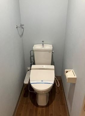 トイレ　※同仕様写真含む