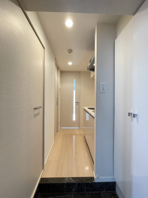 玄関　※別部屋参考写真