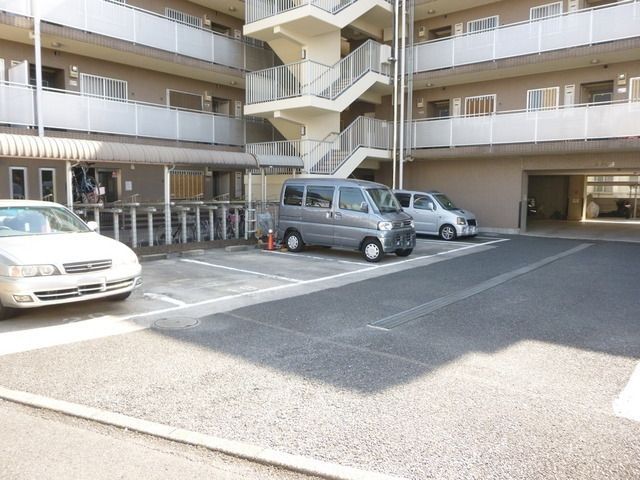 駐車場　★お部屋探しはタウンハウジング稲田堤店まで★