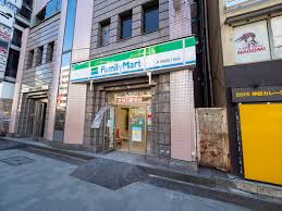 コンビニ　ファミリーマート 外神田四丁目店（コンビニ）まで288m