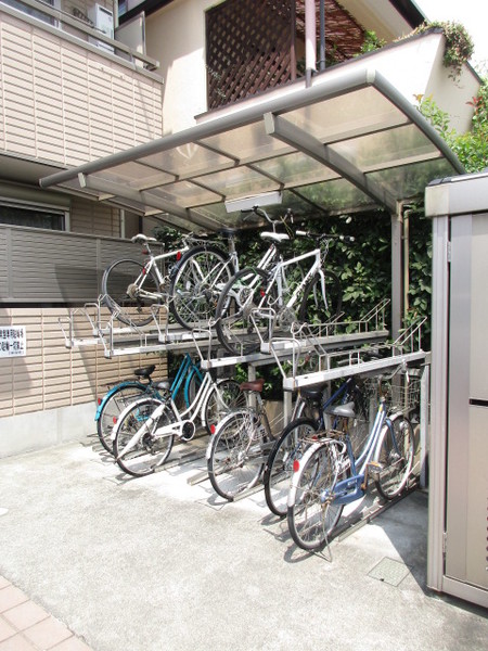その他共有部分　屋根付き駐輪場