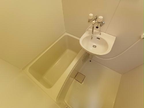 バス・シャワールーム　同タイプの物件写真です。