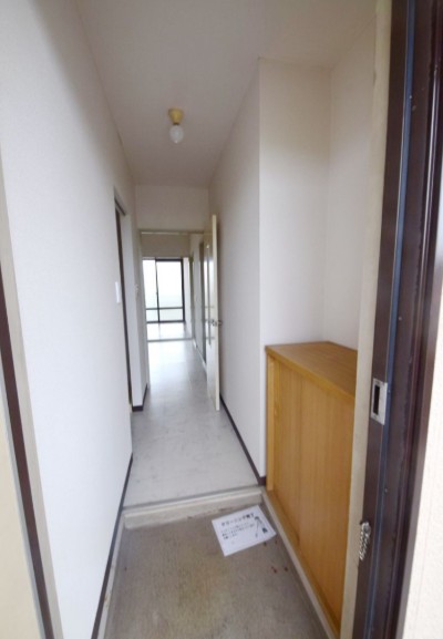 玄関　※別部屋参考写真